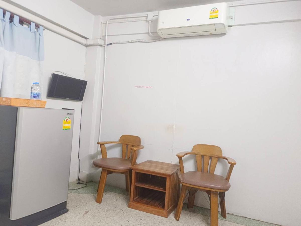 ห้องพักสุขสบายวังหลัง Bangkok Esterno foto