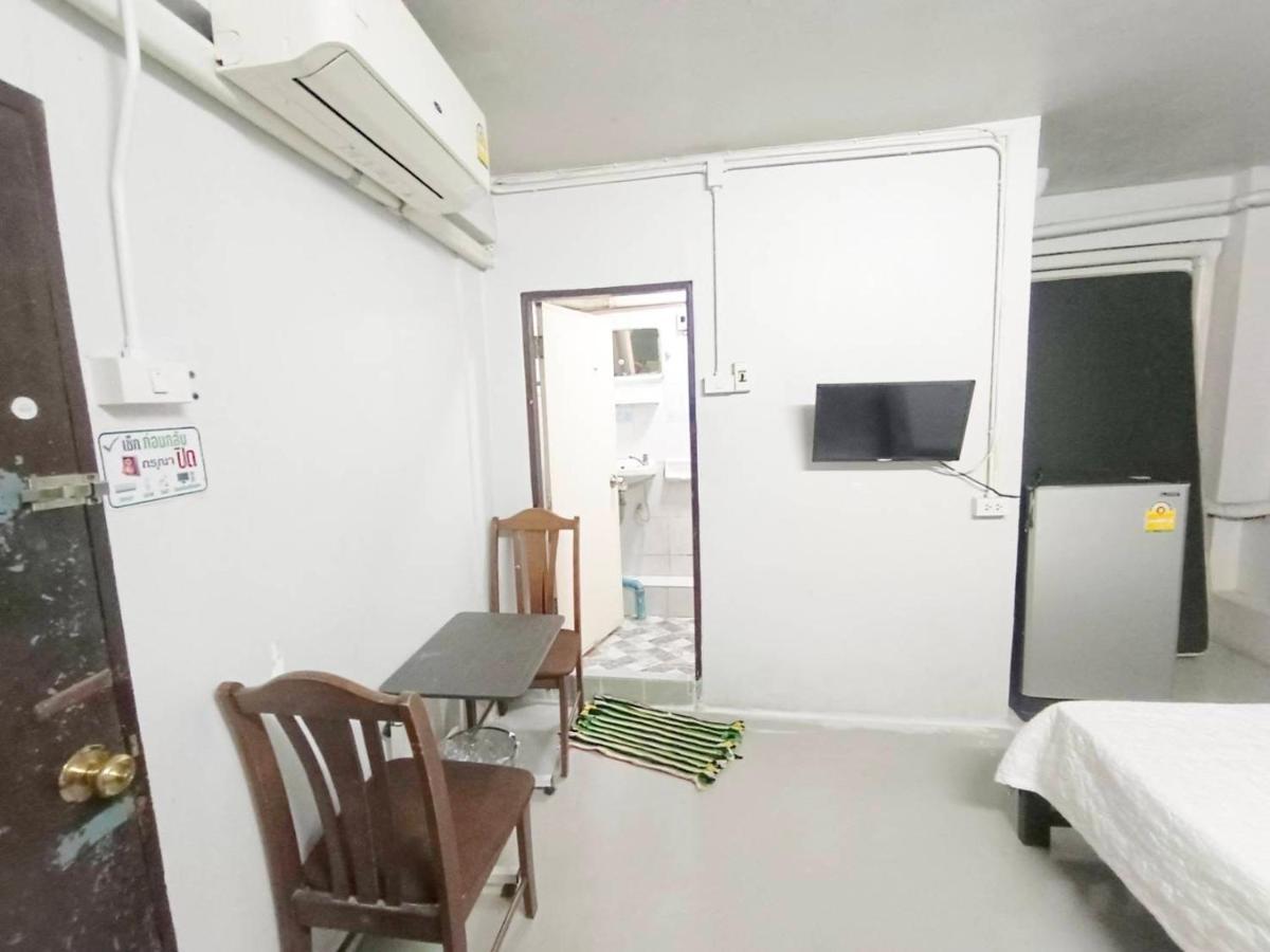 ห้องพักสุขสบายวังหลัง Bangkok Esterno foto